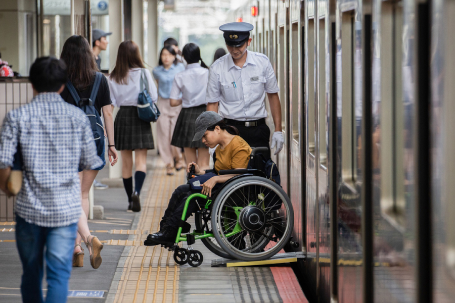 نقد فیلم 37 ثانیه - دانلود زیرنویس